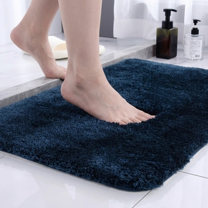 Alfombra de Baño Rectangular de Chenilla, Minimalista y de Lujo, Color Azul Marino Sólido, Absorbente, Antibacteriana, con Base de Goma Ecológica para Baño - Product Image 3