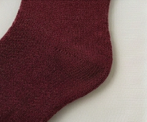 Chaussettes ras du cou pour femmes, couleur bordeaux unie, tricotées, respirantes, pour usage quotidien, longueur standard, automne - Product Image 3