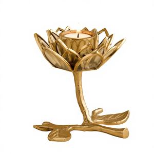 Portavelas de Latón con Flor de Loto Dorada de Lujo, Hecho a Mano, Ecológico, Duradero, Decorativo para Navidad, Pascua, Decoración del Hogar, Arte de Mesa - Product Image 1