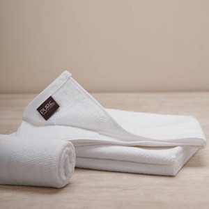 Toalla de Baño de Algodón 100% Puro de Alta Demanda, 550 GSM, Blanca, de Felpa, Suave, Gruesa, Duradera y Altamente Absorbente, Disponible para la Venta - Product Image 4
