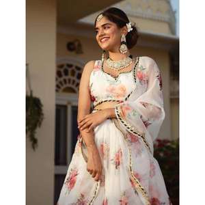 Lehenga choli ผ้าโปร่งพิมพ์ลายสีขาวดีไซน์หรูหราสำหรับผู้หญิง - Product Image 2