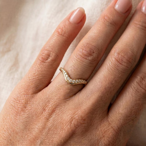 Anillo de Compromiso con Diamante CVD de 1.00 Quilates, Claridad VS1, Color F, Corte Brillante Redondo, Certificado IGI, Oro de 18k, Diamante Cultivado en Laboratorio, Estilo Minimalista - Product Image 4