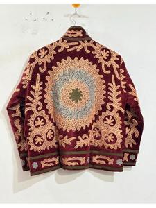 Veste en soie colorée et accrocheuse pour femmes avec broderie traditionnelle faite à la main pour les événements culturels, les mariages, les fêtes - Product Image 2