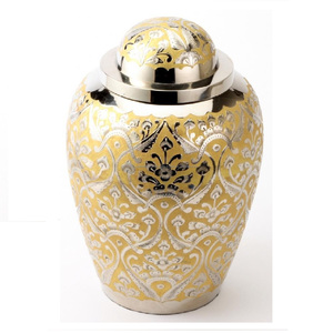 Urnas de cremación de latón decorativas con hermoso diseño Urnas funerarias para cenizas humanas Urnas masculinas y femeninas de entierro a bajo precio - Product Image 6