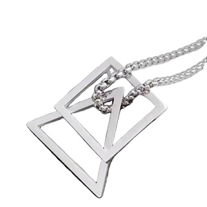 Colgante masculino de triángulo cuadrado entrelazado geométrico para hombre, collar de moda de acero inoxidable con apilamiento geométrico, joyería - Product Image 1