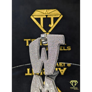 Colgante con la letra inicial "W" con incrustaciones de diamantes VVS Moissanite, plata de ley 925, joyería hip hop de Trisha Jewels - Product Image 3