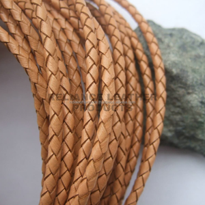 Cordón de Cuero Trenzado Bolo Redondo Natural de 5 mm de Tamaño Personalizado, Cuerda de Cuero Suave y Flexible para la Fabricación de Joyas y Artesanías - Product Image 1