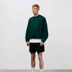 เสื้อสเวตเชิ้ตคอกลมโอเวอร์ไซส์สำหรับผู้ชาย สีเขียวล้วน ผ้าฝ้ายเฟรนช์เทอร์รี่ สไตล์มินิมอล ใส่ได้ในฤดูใบไม้ร่วง - Product Image 2