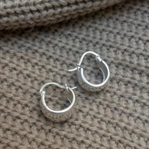 Pendientes de aro anchos y gruesos, pendientes de aro de latón plateado, aros de latón modernos y llamativos, pendientes de aro finos al por mayor - Product Image 5