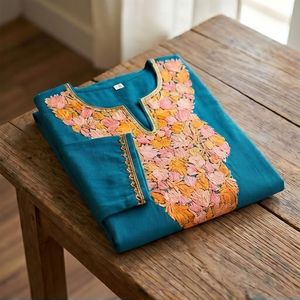 Kurti Pheran kashmiri bleu turquoise avec broderie florale Aari pêche et or - Product Image 6
