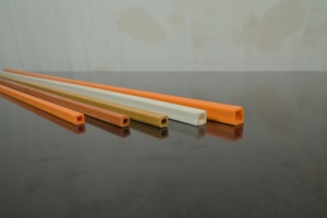 Tube carré en PVC rigide noir pour la construction de meubles, les structures et les applications industrielles - Product Image 2
