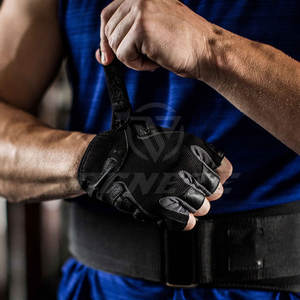 Gants de musculation au design unique et de bonne qualité, best-sellers fabriqués au Pakistan, en vente. - Product Image 5