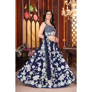 Lehenga Choli brodé de fils lourds, tenue de soirée, robe de mariée avec un design complexe - Product Image 2