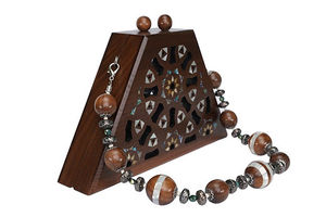Pochette à main en bois artisanale de luxe avec incrustation de nacre MOP, au style traditionnel élégant, pour mariages, festivals, fêtes - Product Image 5