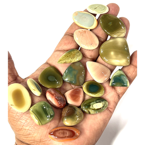 Pierre précieuse naturelle de jaspe impérial, cabochon, formes et tailles variées, environ 20 à 30 mm - Product Image 1