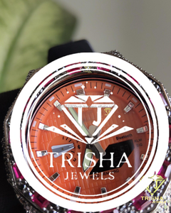 Reloj de Plata de Ley 925 con Incrustaciones de Diamantes Moissanite, Esfera Naranja Intensa y Bisel con Gema de Corte Esmeralda Rosa - Product Image 1