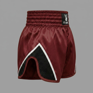 Shorts de boxe Muay Thai athlétiques avec finition satinée lisse, construction respirante et design performant pour les professionnels. - Product Image 3