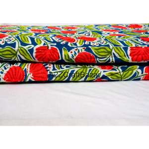 Chemin de table et rideau en tissu 100% coton pur, imprimé à la main, bio et de haute qualité, pour la maison et ensemble pyjama pour filles. - Product Image 1