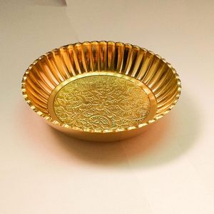 Bol en laiton Bhog Prasad Katori traditionnel pour offrandes et rituels de temple Pooja, petit bol décoratif en forme de pétale - Product Image 3