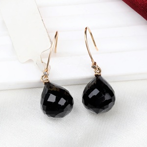 Vente en gros de boucles d'oreilles pendantes en or jaune massif 18 carats avec onyx noir facetté naturel, bijoux fins, Memoria Jewels - Product Image 1