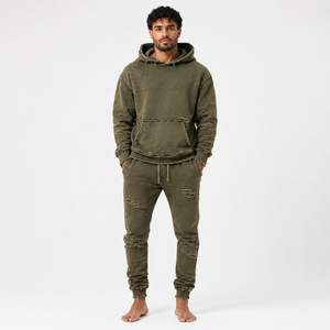 Chándal para hombre con efecto desgastado, material cómodo, detalles con efecto de desgaste y ajuste flexible para uso diario en la calle. - Product Image 1