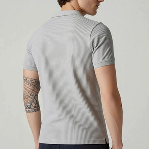 T-shirt classique en tissu gaufré, design uni, confortable pour un usage quotidien, tissu gaufré durable, style streetwear, t-shirt décontracté tendance - Product Image 3