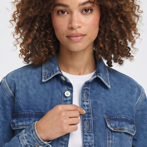 Chemise en jean OEM à manches courtes pour femme, style streetwear, poche poitrine, vintage, été, respirante, haute qualité, éco-responsable - Product Image 2
