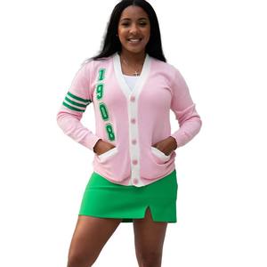 Nouveau style personnalisé, cardigan et pull décontractés d'hiver pour sororité, col en V, broderie de logo en chenille, matière laine/acrylique - Product Image 1