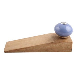 1. Cintres en bois de luxe artisanaux au design de style européen pour hôtels et complexes hôteliers - Product Image 4