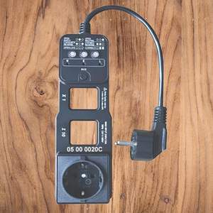 Répartiteur de ligne AC avec prise AUS/EU/UK, test de prise et test RCD - Product Image 1