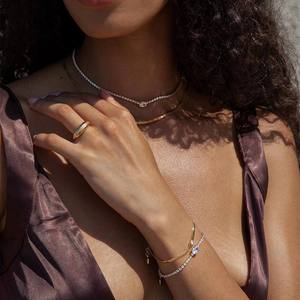AMBER JEWELS Lujoso Collar Gargantilla Unisex Chapado en Plata con Moissanita, Corte Esmeralda y Engaste de Canal, Joyería de Boda - Product Image 3
