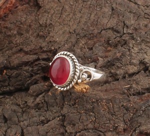 Anillo de Plata de Ley 925 con Bisel de Jade Rojo Natural al por Mayor, Estilo Clásico para Bodas y Fiestas, Joyería de Regalo para Mujer - Product Image 4