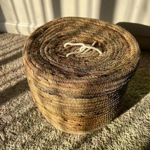 Cesto Intrecciato Rotondo con Coperchio Stile Banana Twist - Product Image 4