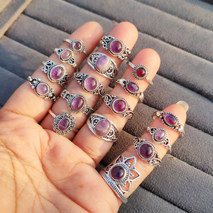 Bagues ajustables unisexes bohèmes en laiton plaqué argent faites à la main avec améthyste et pierre précieuse lavande, vente en gros - Product Image 1