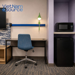 เฟอร์นิเจอร์ห้องนอนโรงแรมร่วมสมัย Garner Inn ผลิตจากวัสดุลามิเนตป้องกันรอยขีดข่วนและ MDF เกรดเชิงพาณิชย์สำหรับโครงการห้องพัก - Product Image 2
