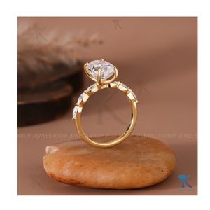 Anillo de Compromiso Delicado con Corte Ovalado y Acentos de Piedras Laterales en Forma de Marquesa en Oro Amarillo, Anillo Apilable para Mujer, Joyería Fina - Product Image 3