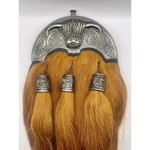 Esporrans de Piel y Pelo de Cabra al por Mayor con Cierre de Pin Lock y Tres Borlas de GNG IMPEX - Product Image 3