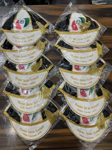 หมวกปริญญาบัตรกำมะหยี่แบบกำหนดเอง ปักโลโก้ ขายส่ง ปรับขนาดได้ ปีกโค้ง สำหรับรับปริญญา 男女 ใช้ได้ทั้งสองเพศ รับผลิตตามแบบ OEM - Product Image 5