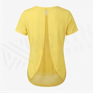 T-shirt de yoga pour femme North Approach, jaune, col rond, manches courtes, respirant, en polyester, avec logo frontal et design superposé transparent - Product Image 2
