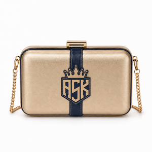 Bolso de mano con un acabado elegante, forma elegante y almacenamiento práctico para tarjetas, teléfono, maquillaje y otros pequeños objetos esenciales. - Product Image 1