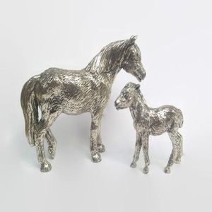 Estatua artística de caballo de aluminio fundido, majestuosa figura equina, escultura metálica decorativa para interiores de casas de lujo. - Product Image 3