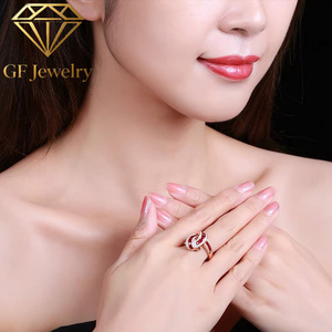 Bague en or rose 18 carats avec rubis de laboratoire couleur sang de pigeon, pavé de diamants latéraux, style antique, bijoux fins avec pierres précieuses colorées - Product Image 5
