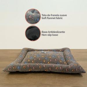Alfombra para Perro Yommy con Base Antideslizante, Tela de Franela Suave, Disponible en 3 Tamaños: M (57x75 cm), L (75x95 cm), XL (88x112 cm) - Product Image 4