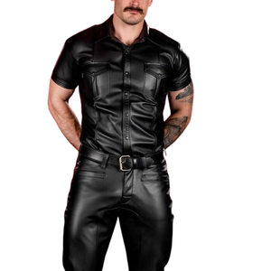 Pantalon uniforme en cuir noir classique, conçu pour la polyvalence et le confort, offrant un look uniforme élégant. - Product Image 1