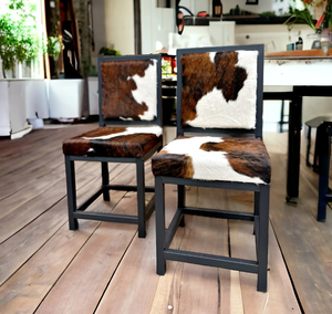 Chaise de salle à manger grise moderne avec pieds en métal robustes et assise rembourrée pour un intérieur élégant, un bureau à domicile, un café et un restaurant - Product Image 2