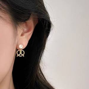 Pendientes Colgantes de Perlas de Agua Dulce con Diseño de Nicho Estilo Coreano, Accesorios de Moda con Cuentas de Pan, Artículos Populares de Verano para Mujer - Product Image 4