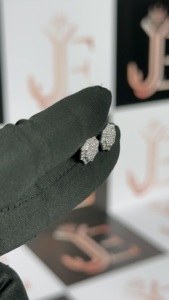 Boucles d'oreilles clous en argent 925 certifiées GRA, serties de moissanite, avec fermoir à vis, motif fleur magnifique, prix usine - Product Image 6