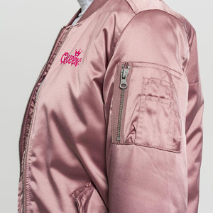Chaqueta Varsity de Satén para Mujer, Cómoda y Resistente al Viento, Fabricada en Fábrica OEM ODM, Prenda Exterior de Moda con Cierre Frontal, Chaqueta de Béisbol de Satén - Product Image 3