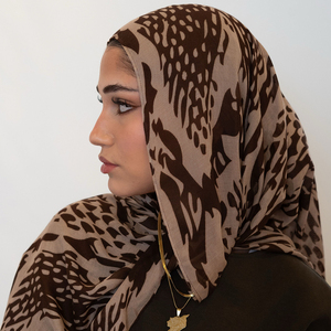Etichette Personalizzate per Hijab, Produttore di Hijab in Modal Personalizzato, Basso MOQ, Hijab in Modal Stampato con Motivi di Tappeti <span class=keywords><strong>Persiani</strong></span>, Hijab 100% Modal Stampato - Product Image 1
