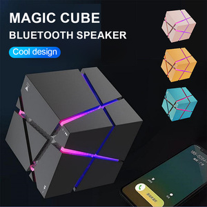<span class=keywords><strong>Cube</strong></span> xách tay Mini Stereo Loa không dây RGB LED chiếu sáng TF thẻ tương thích Battery Powered cho điện thoại di động món quà hoàn hảo - Product Image 2